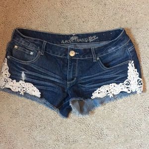 Jean shorts with lace